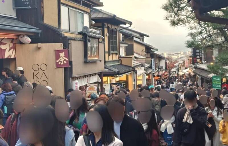 中國遊客不來真的沒差！日本記者京都踩街嚇到！還呼 「人間地獄」