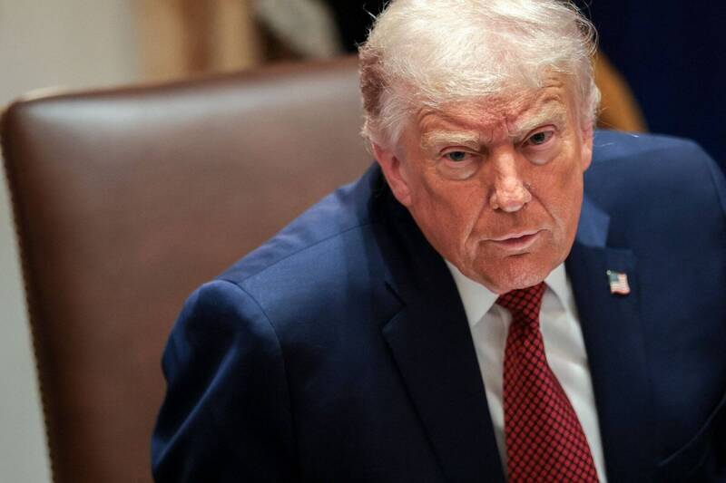 川普放行輝達H200晶片出口中國 25％收益歸美國政府