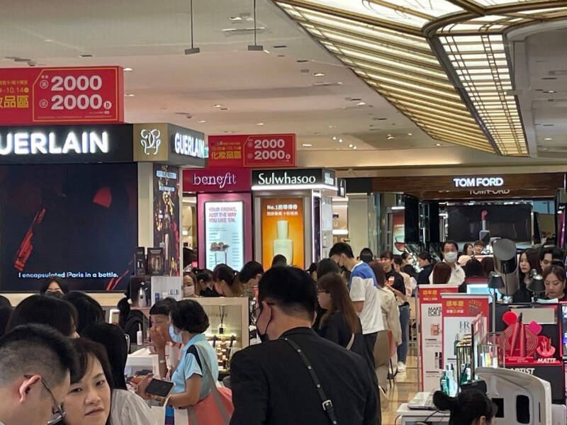 別被「買一送一」話術騙了！專家揭零售商4招「虛假促銷伎倆」