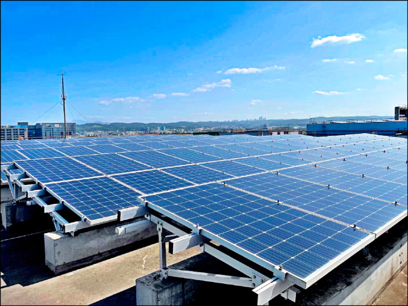 地面、屋頂光電雙殺 太陽能業者嘆自求多福