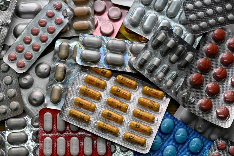 川普施壓未奏效 藥廠擬調漲至少350種藥品在美售價