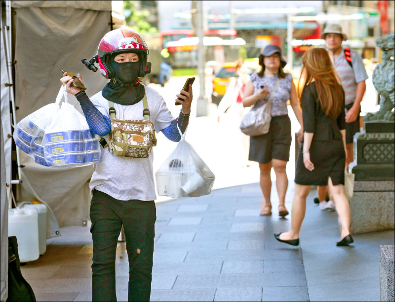 外送員專法三讀 每單報酬不得低於45元