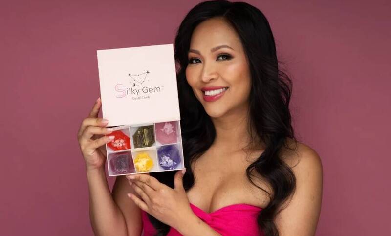 曾窮到睡車上！她從1500元起步翻轉人生 如今創業「年收飆近3億」