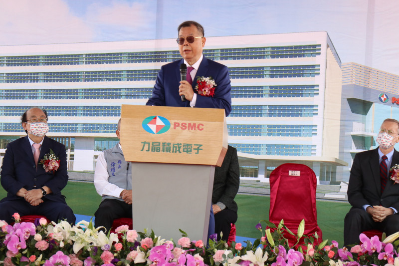 記憶體熱！黃崇仁邀DRAM拉良率高手陳正坤回鍋任顧問？