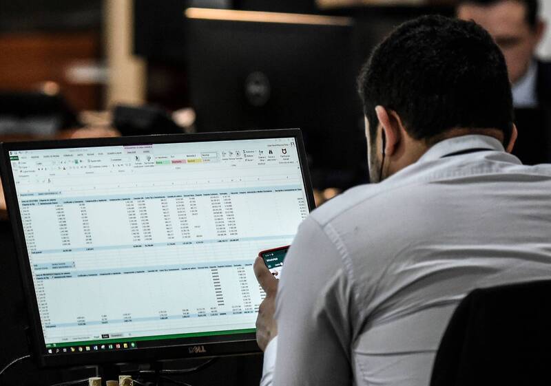 時薪至少1547元！這8種工作能遠距在家上班、薪水驚人