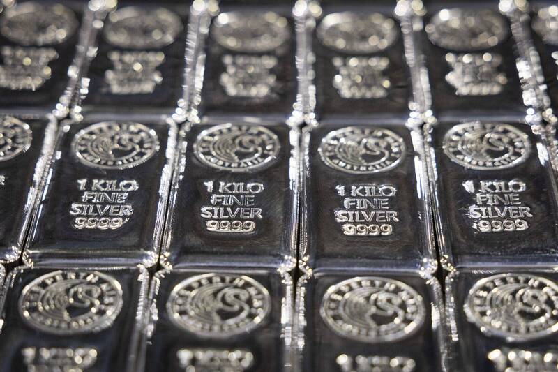 銀價持續狂飆！現貨白銀價格突破每盎司90美元大關