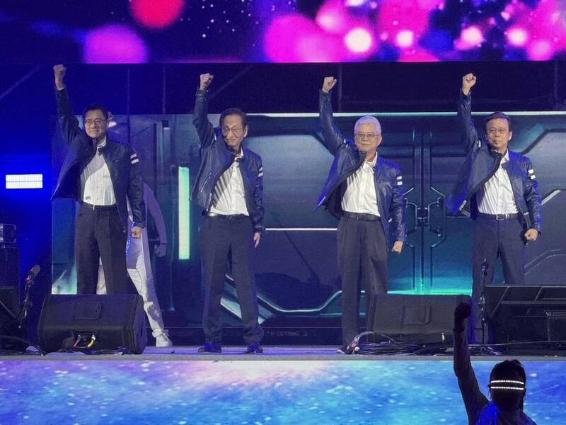 華碩董座施崇棠：全力梭哈AI   看好今年前景