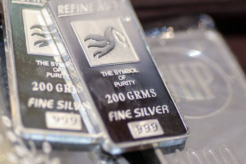 白銀將暴漲？羅伯特清崎：本週衝上每盎司107 美元