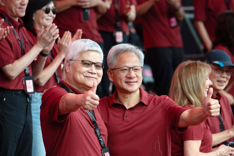 魏哲家喊AI需求是真的！黃仁勳也親口說了 曝「這些台企」狂蓋廠