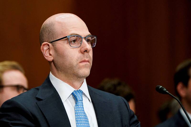 Fed理事米蘭請辭白宮職位 雙職爭議落幕