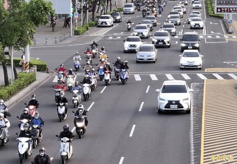 卓榮泰：強制車險保額提高為300萬元、7/1施行