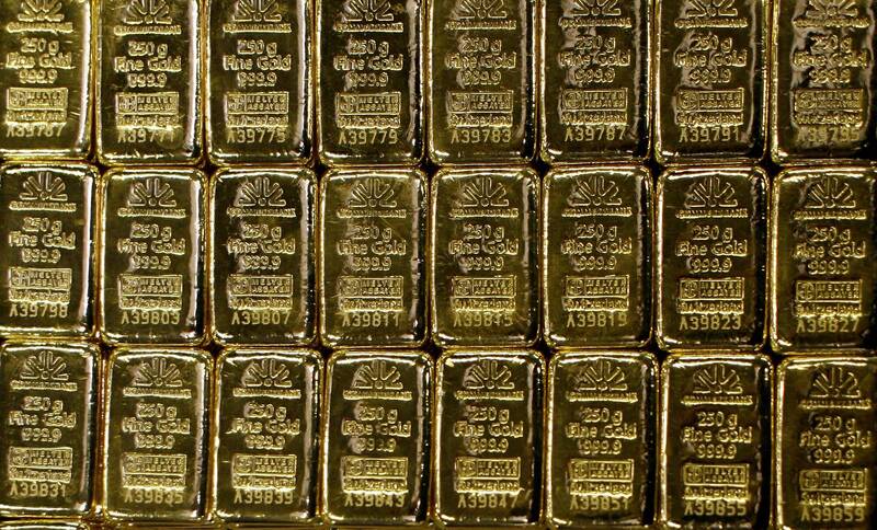 黃金強彈逾2％ 重返5000美元大關門口