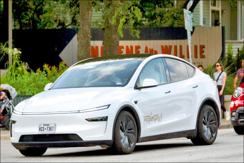 〈財經週報-國際科技〉無人計程車爭上路 自駕戰場誰是贏家？