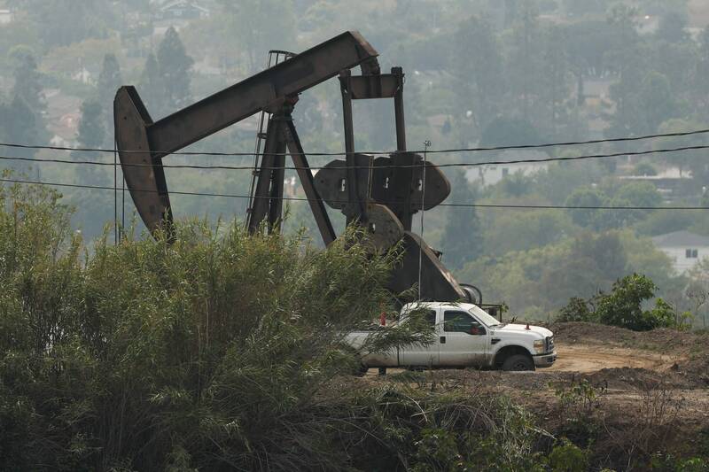 美伊核談判現轉機？國際油價一度飆漲後急轉跌