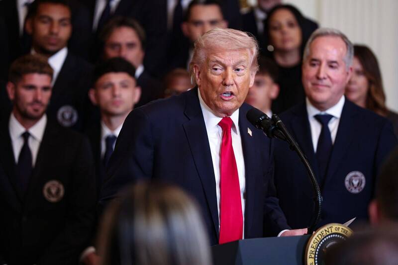 川普開戰伊朗喊「沒時間限制」！油價飆漲竟說：就讓它漲