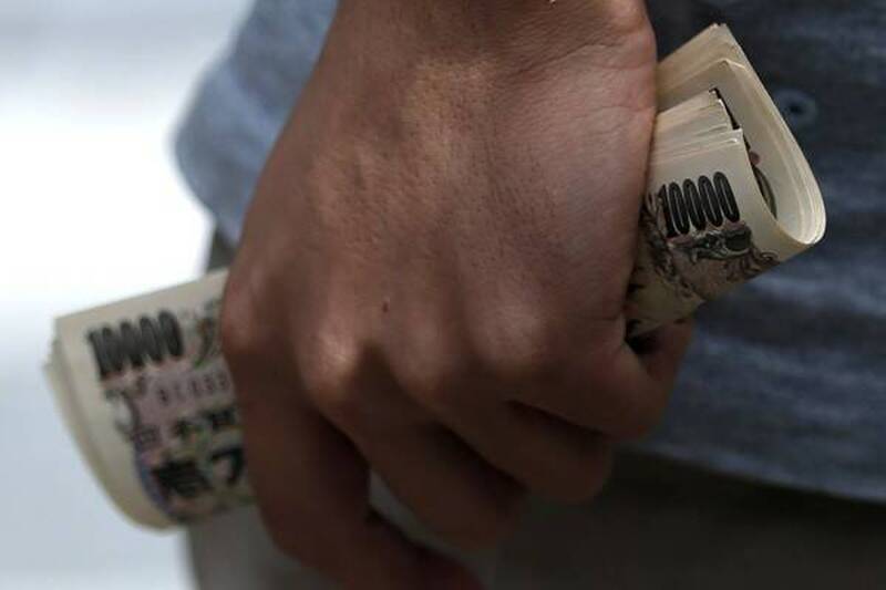 薪水被砍半卻「非常開心」! 65歲男指「1關鍵」令人想不到