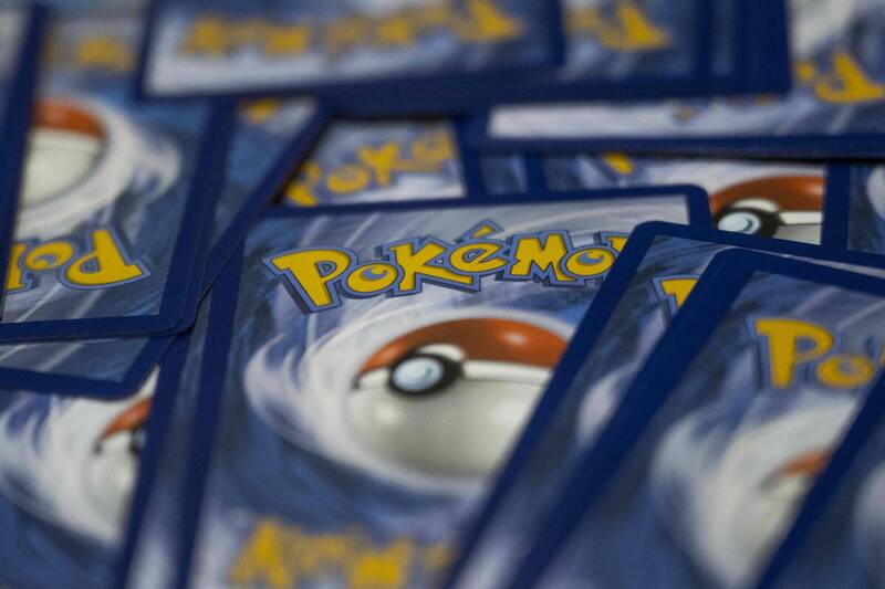 靠皮卡丘賺錢！36歲機師變身「寶可夢大師」 卡牌收藏價值破6400萬元