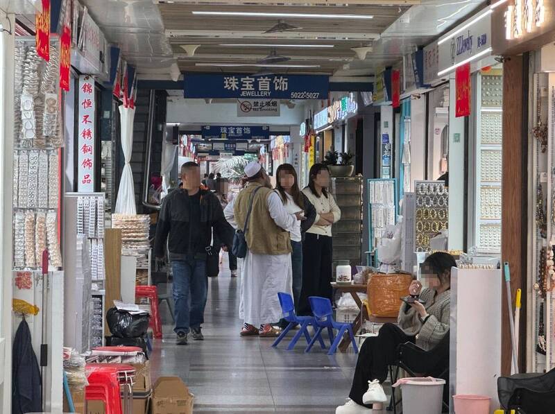 客戶失聯、貨在海上漂！中國義烏被伊朗害的好慘