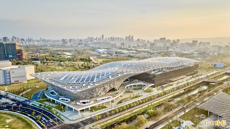 台中會展中心開幕 黃志芳估可創200億商機