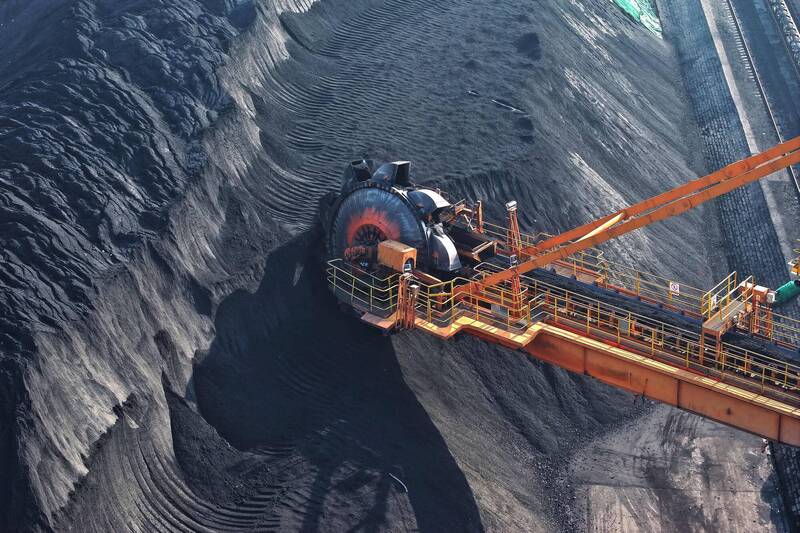 煤炭「強勢回歸」 !  外媒曝 : 點燃這波行情的大推手 是亞洲「這國」