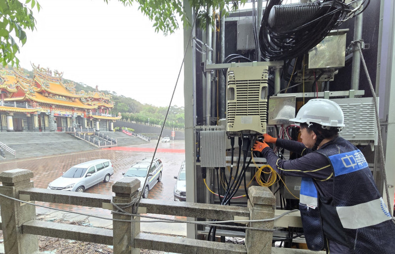 低軌衛星應援粉紅超跑  中華電信護白沙屯媽祖進香