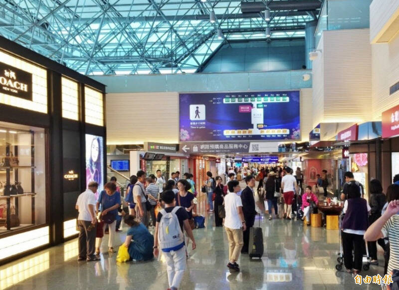 出國旅遊不想成扒手肥羊！專家：錢絕對不可放在這4個地方
