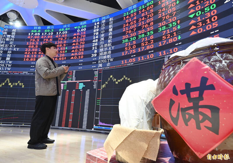 散戶大軍瘋台股！3月成交破18兆、融資飆26年新高