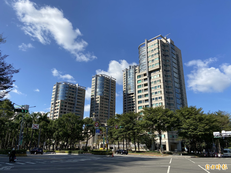 苦賣9年總算賀成交！「帝寶」21樓低於6億被有緣人接手