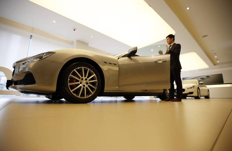 科技巨頭發放創紀錄獎金 買房、買進口車需求帶旺