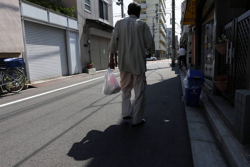88歲翁月存1萬！離世後女兒翻開存摺 被「這數字」驚呆了