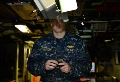 Xbox手把太萬用   美國核子潛艦、泰坦號都配備類似遊戲手把