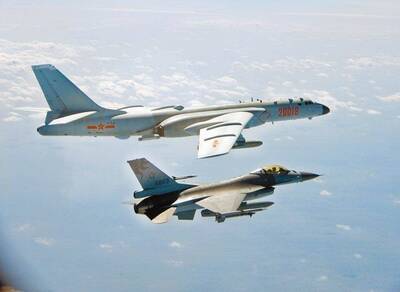 共軍對台兵分三路軍演 揭仲：對台新一波法律戰