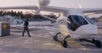 美軍杜克機場首建電動飛機充電站 最快1個小時內可滿電