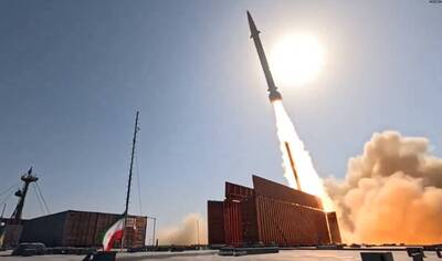 貨櫃變身飛彈發射台 伊朗貨輪秒變戰艦