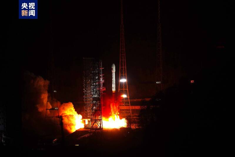 中國晚間發射火箭搭載衛星 我國防部：經台灣中部上空