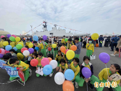 軍事迷別錯過  海軍敦睦艦隊3艦齊發靠台中港