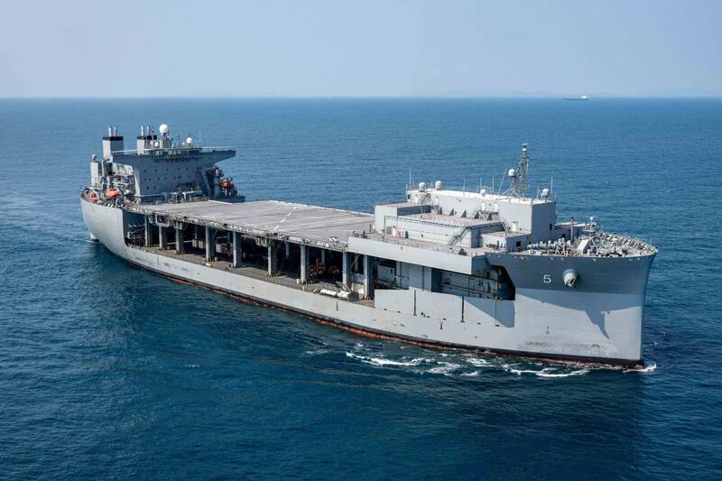 韓美水雷戰聯演 全球最大遠征機動基地艦現身