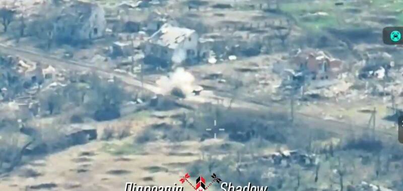 畫面曝光！ 中製全地形越野車 遭烏軍無人機炸毀噴飛