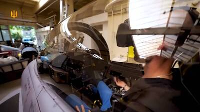 為接收丹麥首批戰機暖身 烏軍F-16首套飛行模擬器曝光