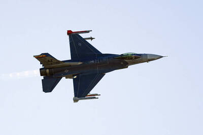 美空軍國民兵證實首批烏F-16飛官結訓 將返歐受進階訓練