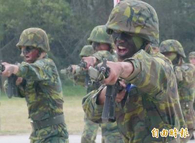 顧立雄取消刺槍術 王臻明：上刺刀無益單兵持槍作戰