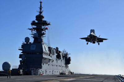 跟進出雲號 日海自準航艦「加賀號」完成F-35B戰機起降測試