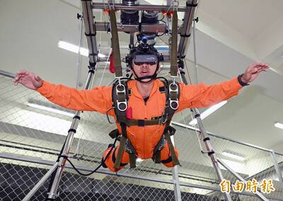 航特跳傘VR實境模擬跳傘訓 寓教於樂有效訓練