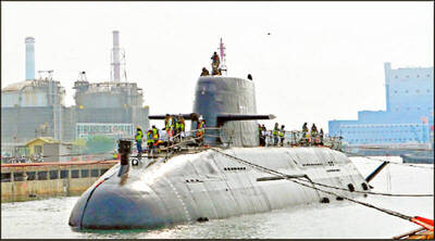 海鯤潛艦SAT海測問題多  陳永康直言：自備餐飲，連上廁所都有問題