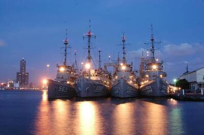 受二戰神風攻擊又觸礁翻覆...「萬」劫不死的海軍大萬艦迎生涯終章