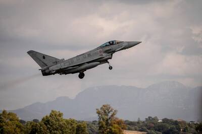 《戰爭雷霆》玩家又洩密！ 這次苦主是歐洲「颱風」戰機