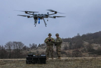 無懼訊號干擾！美軍測試 C100D 無人機 精準投彈技術再升級