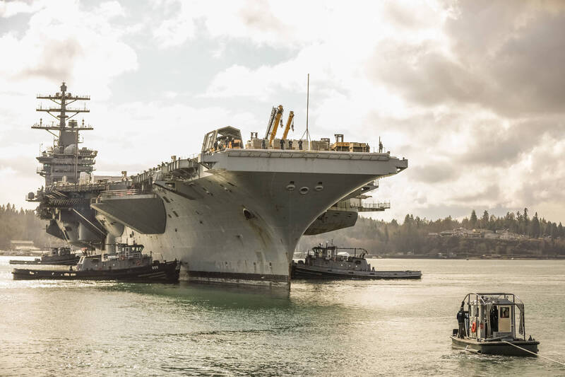 軍武圖輯》美軍尼米茲號航艦健康回歸！海上整補、戰機起降都OK