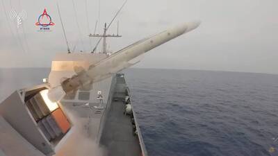 強化制海戰力 以色列海軍軍艦實射「天使五型」飛彈