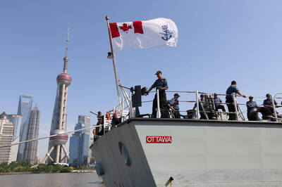 加國軍艦通過台海被共艦逼改道 月初曾發生艦長遭撤換事件